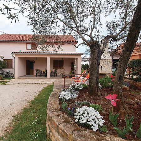 Lovely Apartment In Rovinj With Kitchen Ngoại thất bức ảnh