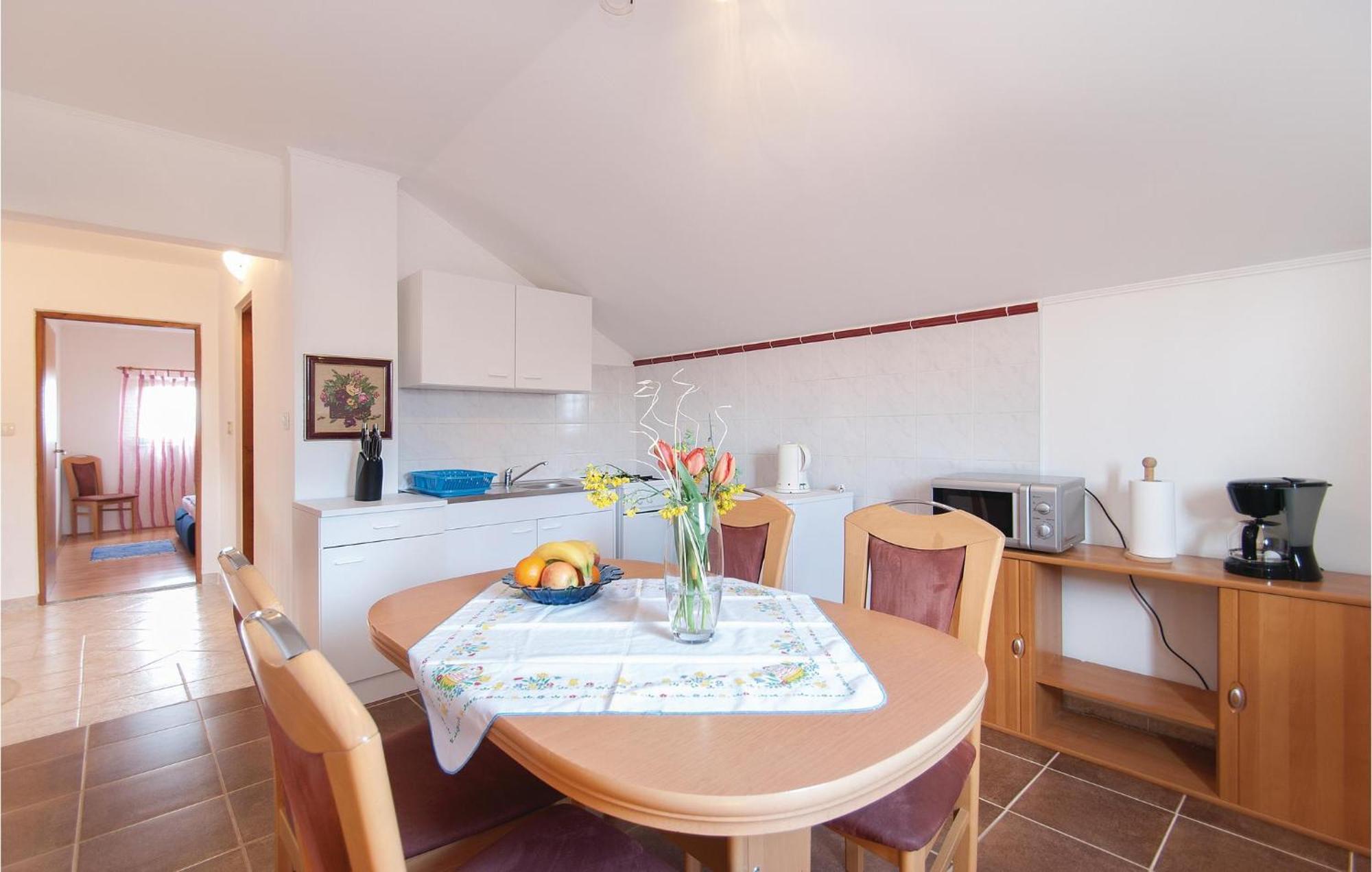 Lovely Apartment In Rovinj With Kitchen Ngoại thất bức ảnh
