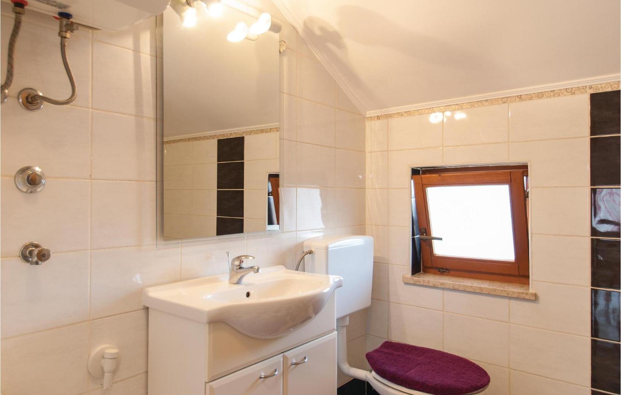 Lovely Apartment In Rovinj With Kitchen Ngoại thất bức ảnh