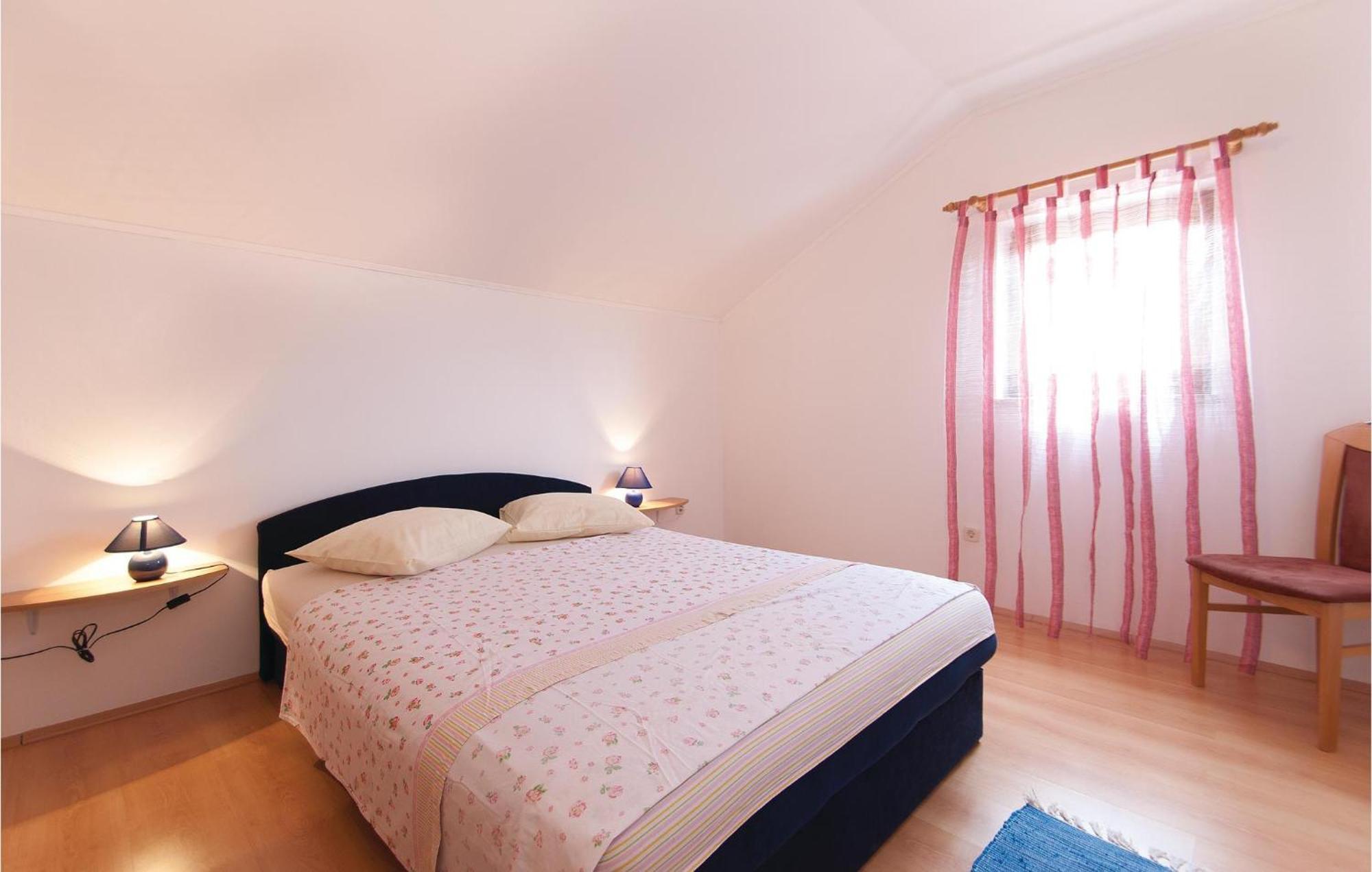 Lovely Apartment In Rovinj With Kitchen Ngoại thất bức ảnh
