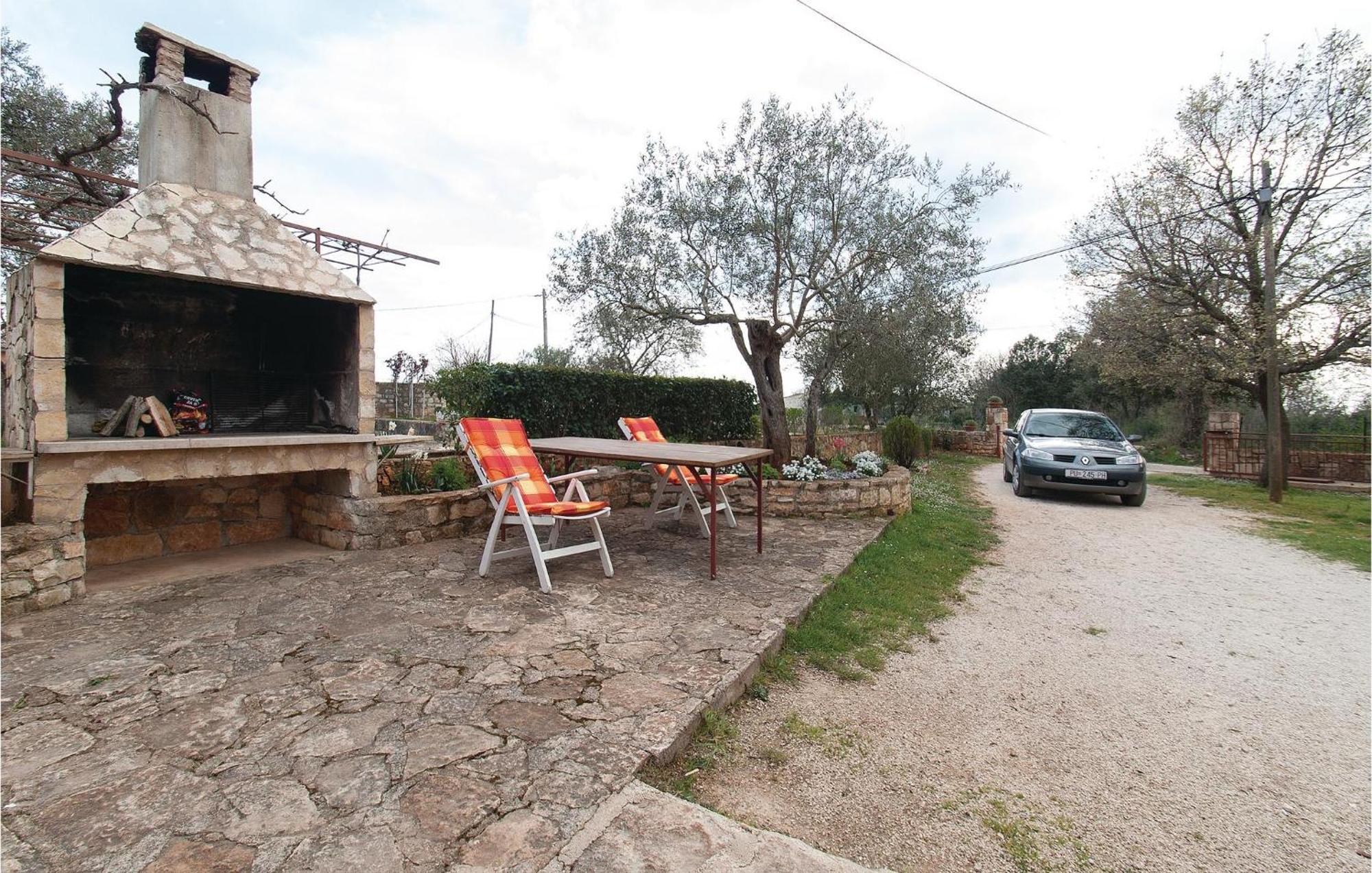 Lovely Apartment In Rovinj With Kitchen Ngoại thất bức ảnh