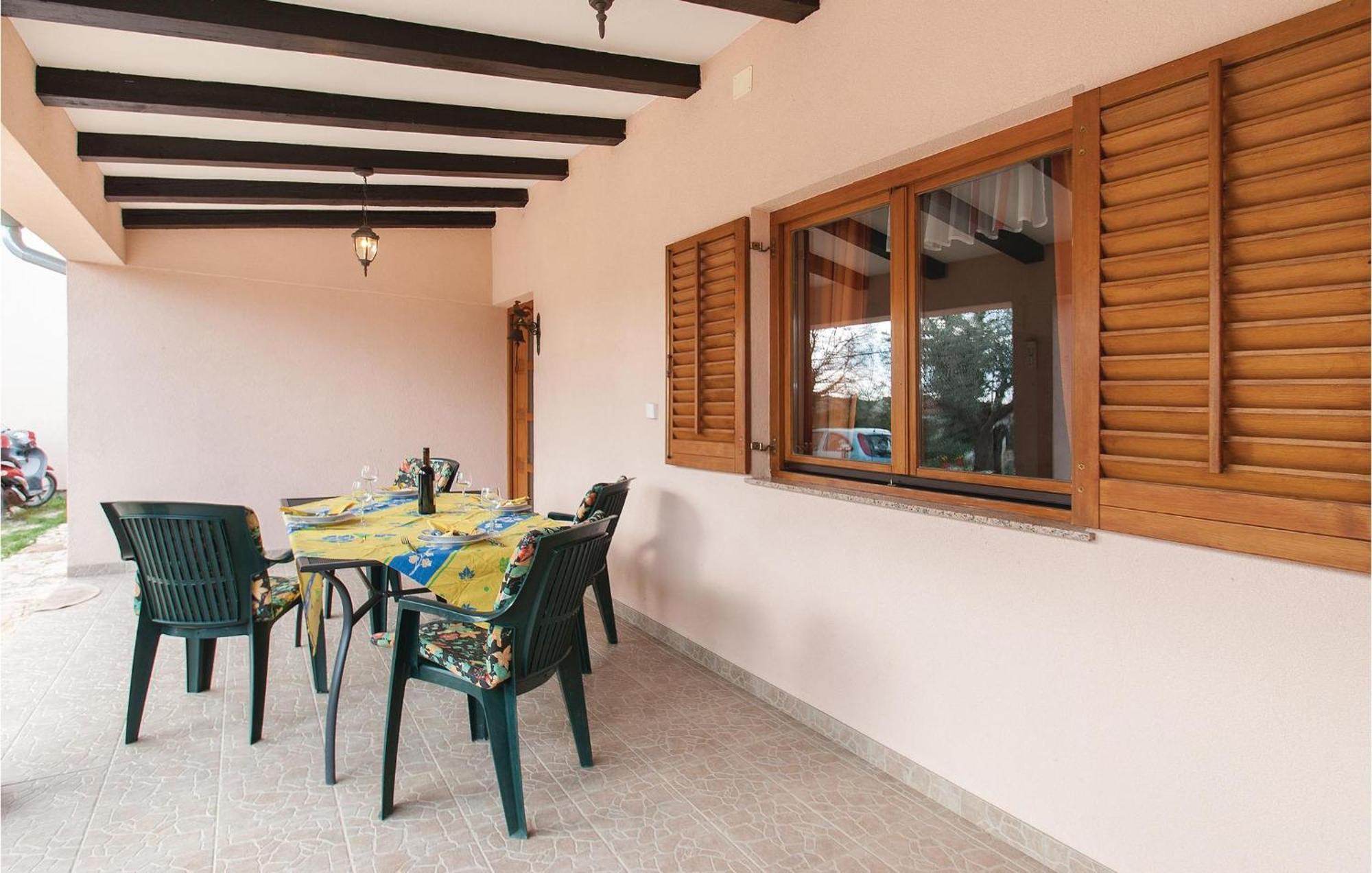 Lovely Apartment In Rovinj With Kitchen Ngoại thất bức ảnh