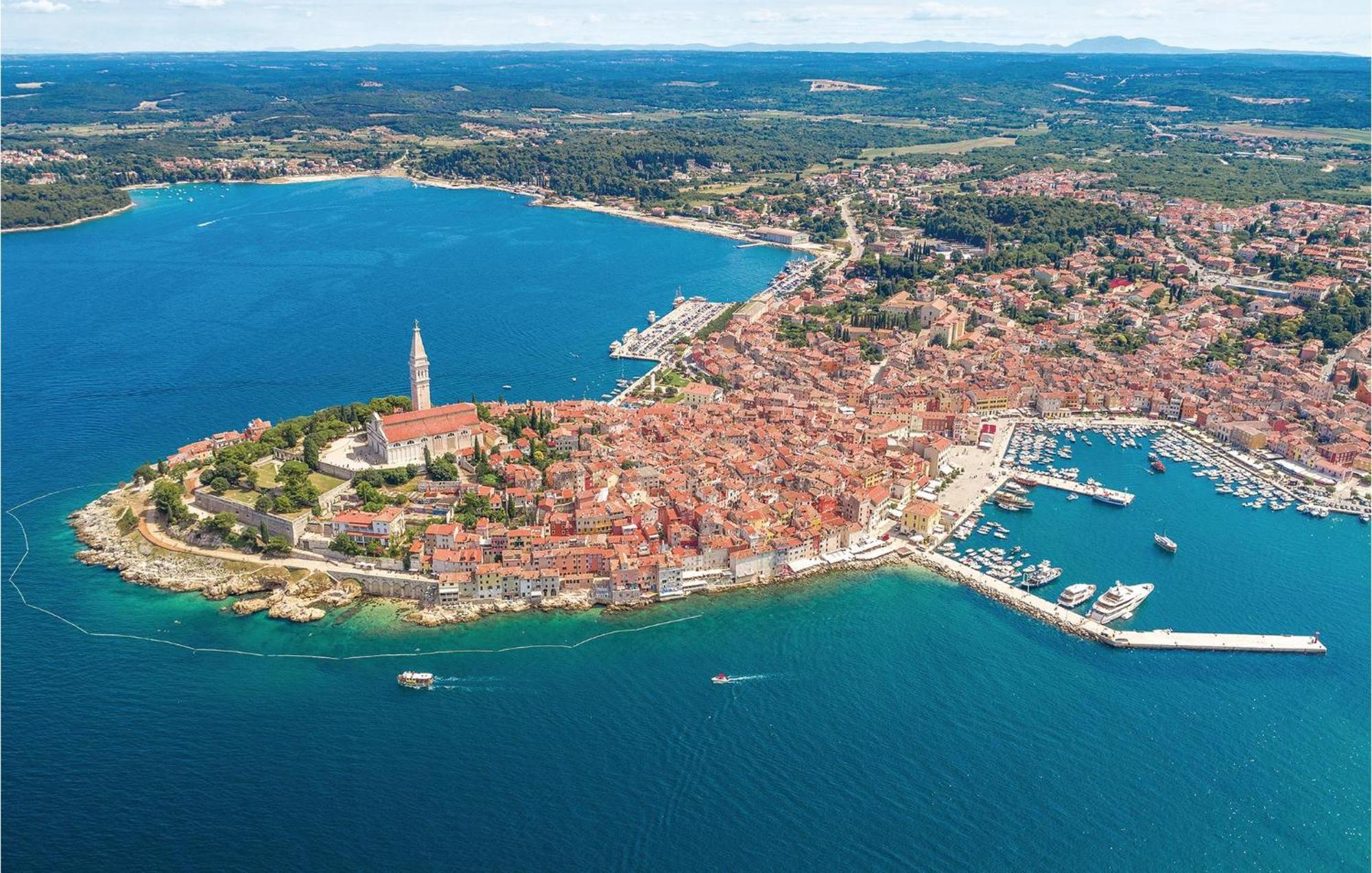 Lovely Apartment In Rovinj With Kitchen Ngoại thất bức ảnh